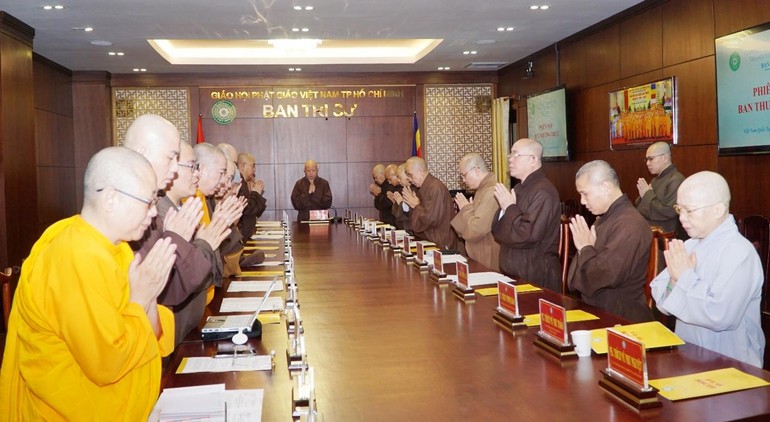 Chư tôn đức Ban Thường trực niệm Phật cầu gia hộ