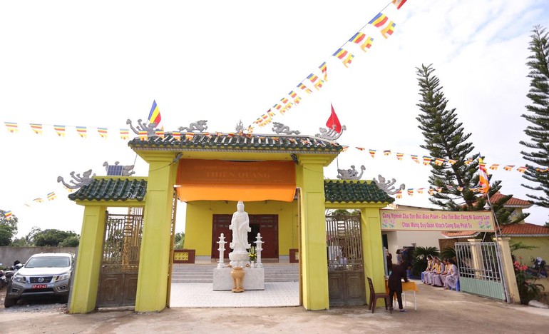 Điểm nhóm sinh hoạt tôn giáo tập trung Thiên Quang toạ lạc tại ấp Tân Hòa, xã Bình Hoà Bắc, huyện Đức Huệ
