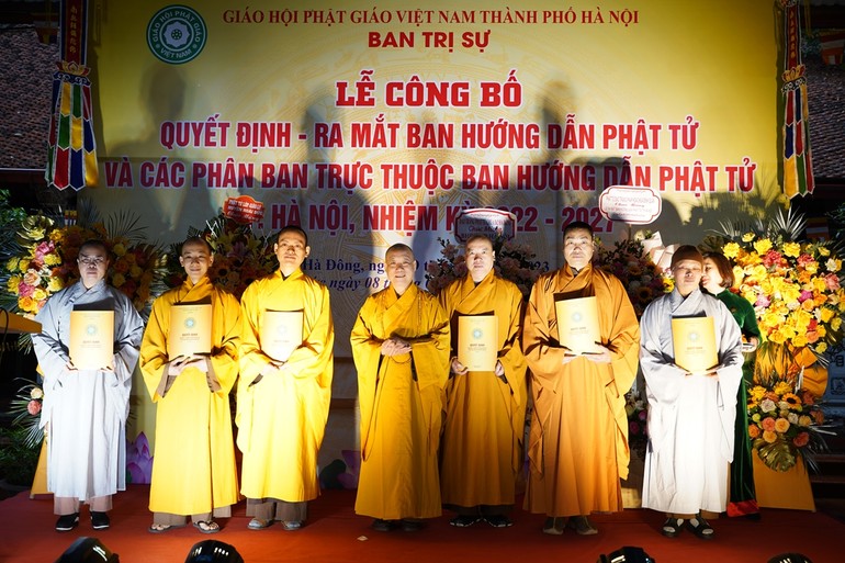  Ban Hướng dẫn Phật tử GHPGVN TP.Hà Nội nhận quyết định