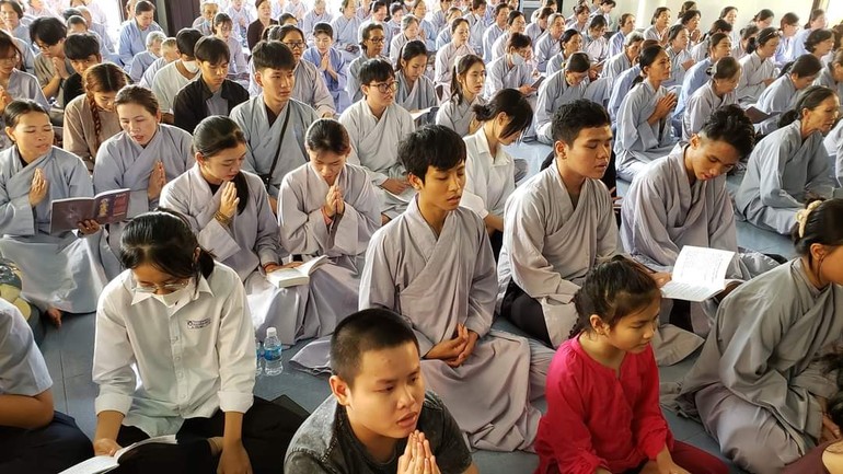 250 Phật tử các đạo tràng tham gia khóa tu "Một ngày an lạc tại chùa Đức Hòa