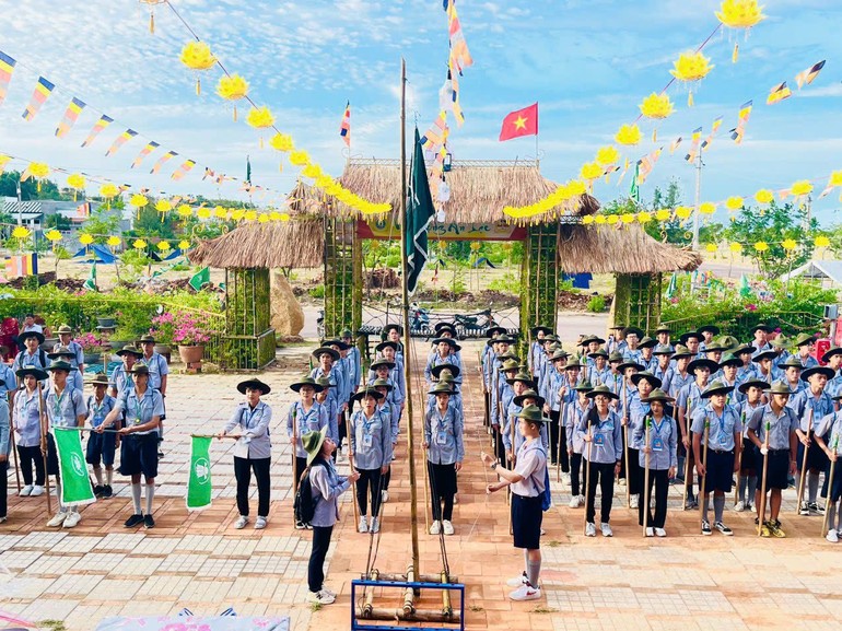 Liên trại huấn luyện do Ban Hướng dẫn Phân ban Gia đình Phật tử tỉnh tổ chức tại chùa Linh Sơn