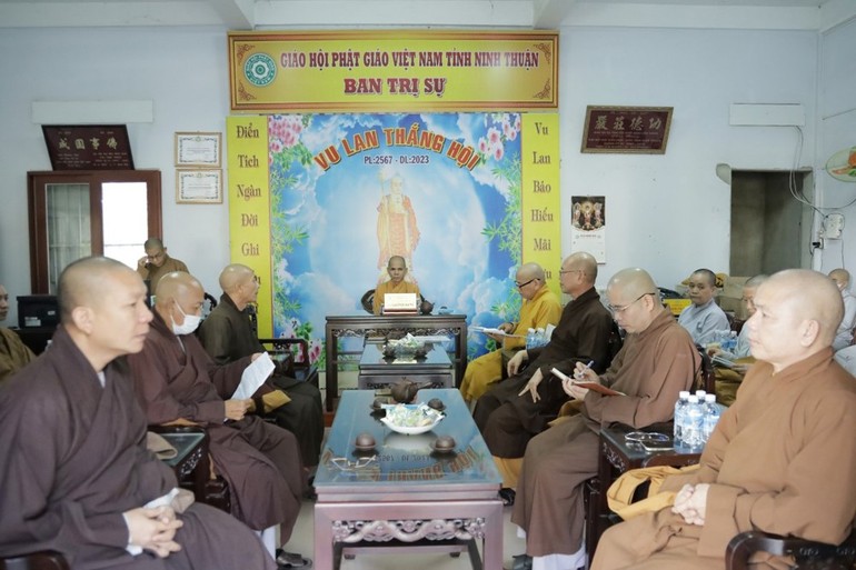 Ban Thường trực Ban Trị sự GHPGVN tỉnh họp tại chùa Sùng Ân