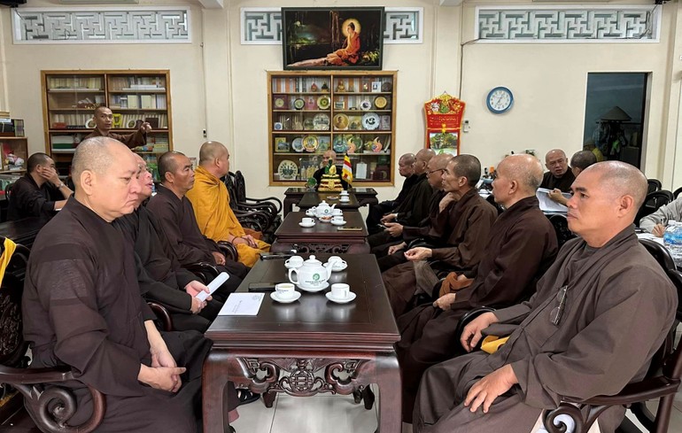 Buổi họp của Ban Thường trực Ban Trị sự tỉnh tại Văn phòng Ban Trị sự - chùa Long Sơn