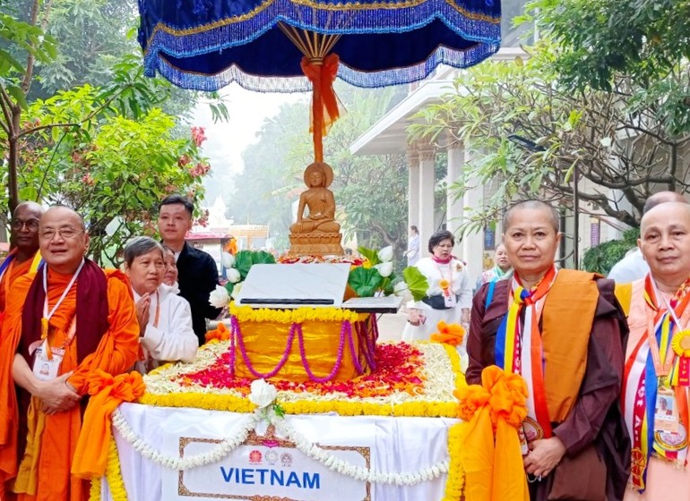 Đoàn Phật giáo Việt Nam gồm 600 Tăng Ni và Phật tử