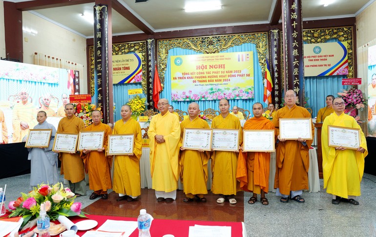 Chư tôn đức được Tuyên dương công đức của Ban Trị sự GHPGVN tỉnh Bình Thuận