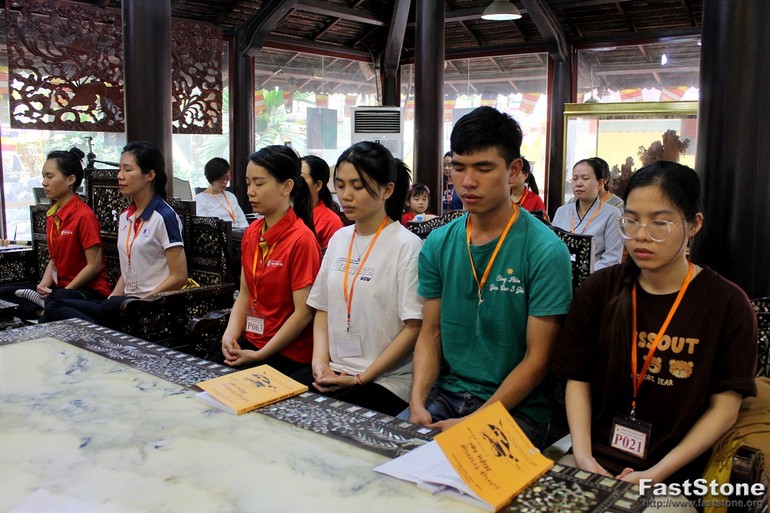 Các ban trẻ tham gia khóa tu tại thiền viện Phước Sơn