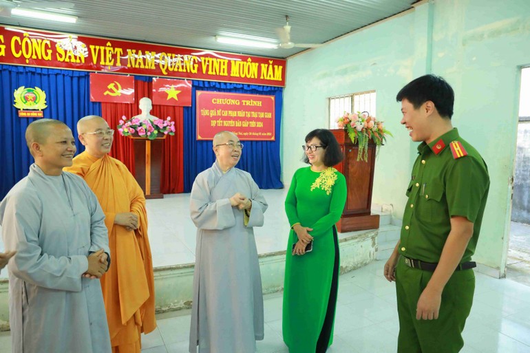 Ông Trần Mạnh Hùng, Phó Giám thị trại tạm giam tỉnh đoàn Phân ban Ni giới tỉnh Đồng Nai