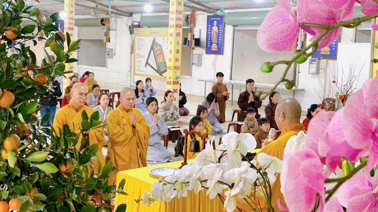  Hòa thượng Thích Thọ Lạc giải thích về danh hiệu của Đức Dược Sư Lưu Ly Quang Phật