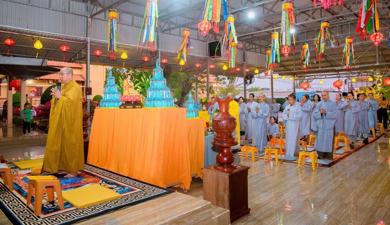 Đạo tràng chùa Long Phước khai đàn Dược Sư vào ngày mồng 1 Tết