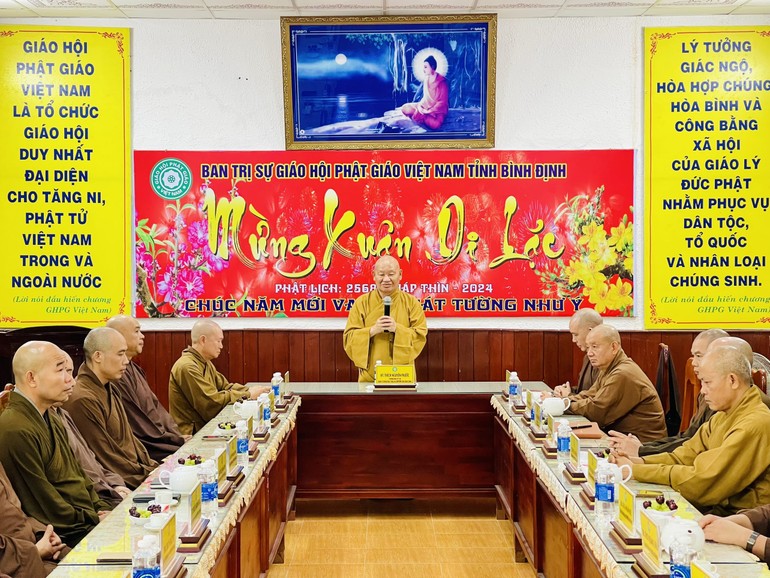 Hòa thượng Thích Nguyên Phước chủ trì buổi họp mặt đầu năm của Ban Thường trực