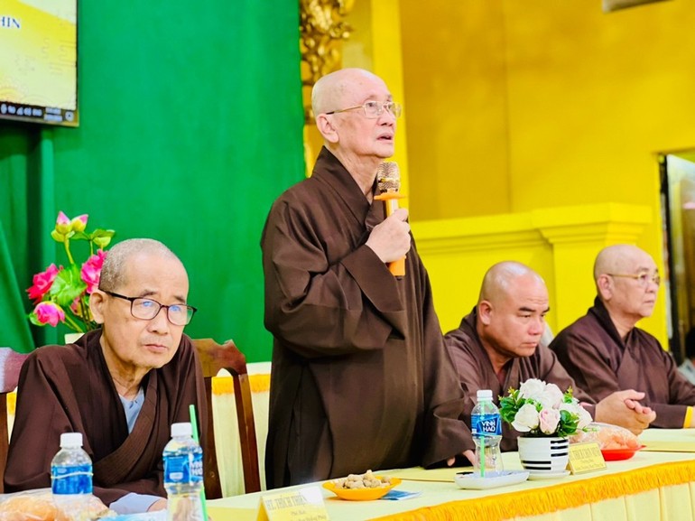Hòa thượng Thích Chơn Minh chủ trì buổi họp của Ban Thường trực Ban Trị sự GHPGVN tỉnh Đồng Tháp