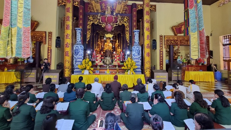 Câu lạc bộ Cựu chiến binh Phật tử Quán Sư trì tụng cầu nguyện quốc thái dân an