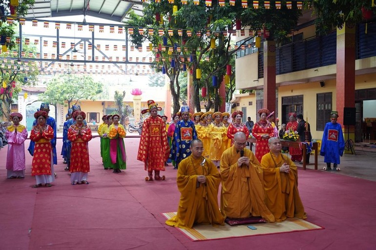 Chư Tăng, Phật tử chùa Bằng - Linh Tiên tự trang nghiêm tổ chức Lễ giỗ Quốc Tổ Hùng Vương