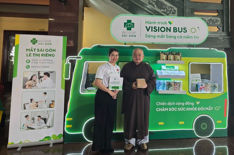 Bệnh viện Mắt Sài Gòn kết hợp với Ban Văn hóa Phật giáo TP.HCM tổ chức khám mắt miễn phí 
