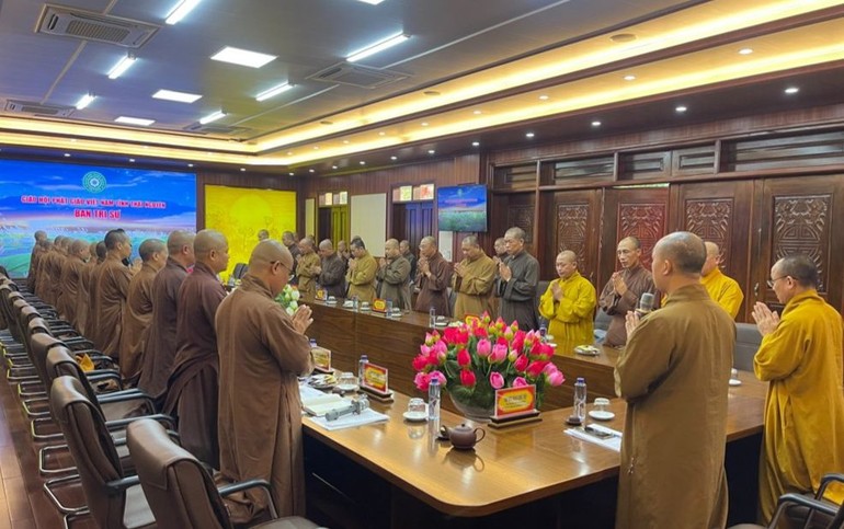 Chư tôn đức Ban Trị sự Phật giáo tỉnh họp vào sáng 3-6