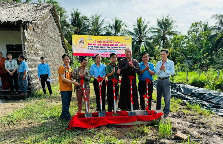 Thực hiện khởi công xây dựng căn nhà tình thương cho gia đình anh Nguyễn Thanh Riêng