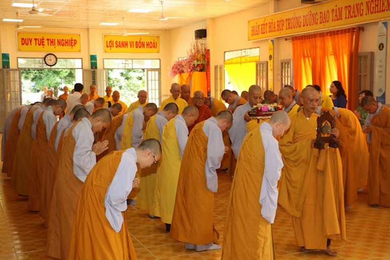 Tăng Ni sinh Trường Trung cấp Phật học Đồng Tháp năm thứ 2 khóa IX