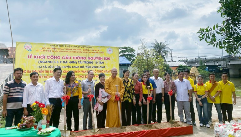Hội Từ thiện chùa Tường Nguyên khởi công cây cầu nông thôn tại tỉnh Vĩnh Long.