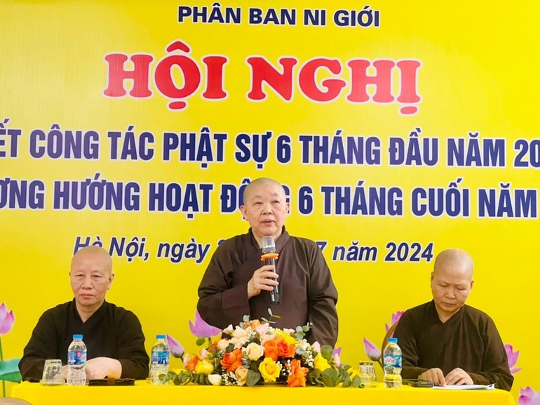 Ni trưởng Thích Đàm Thành chủ trì hội nghị sơ kết 6 tháng đầu năm 2024 của Phân ban Ni giới TP.Hà Nội