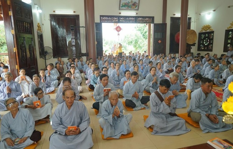 Đạo tràng Phật tử trong ngày tu tập tại chùa Bảo Tích do 4 ban chuyên môn trực thuộc Ban Trị sự GHPGVN tỉnh tổ chức