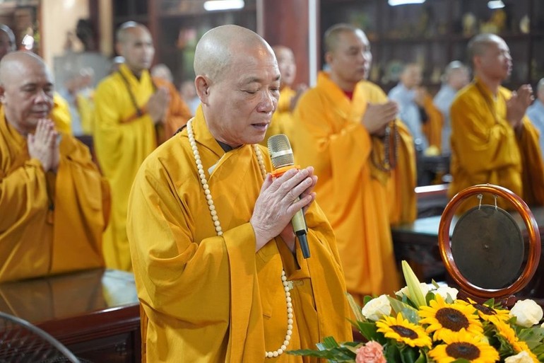 Hòa thượng Thích Bảo Nghiêm chứng minh, chủ trì lễ tạ pháp khóa An cư kiết hạ tại tổ đình Bồ Đề