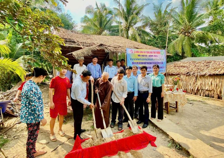 Khởi công xây dựng nhà tình thượng cho hộ có hoàn cảnh đặc biệt khó khăn tại H.Càng Long