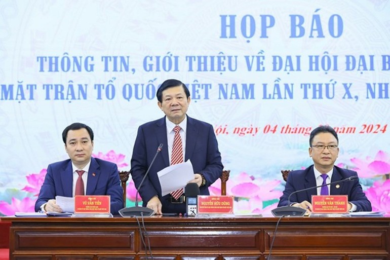 Phó Chủ tịch Ủy ban Trung ương MTTQVN Nguyễn Hữu Dũng phát biểu tại cuộc họp báo - Ảnh: TƯMTTQVN