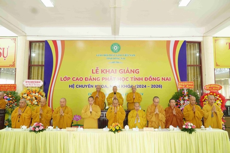 Chư tôn đức chứng minh, tham dự