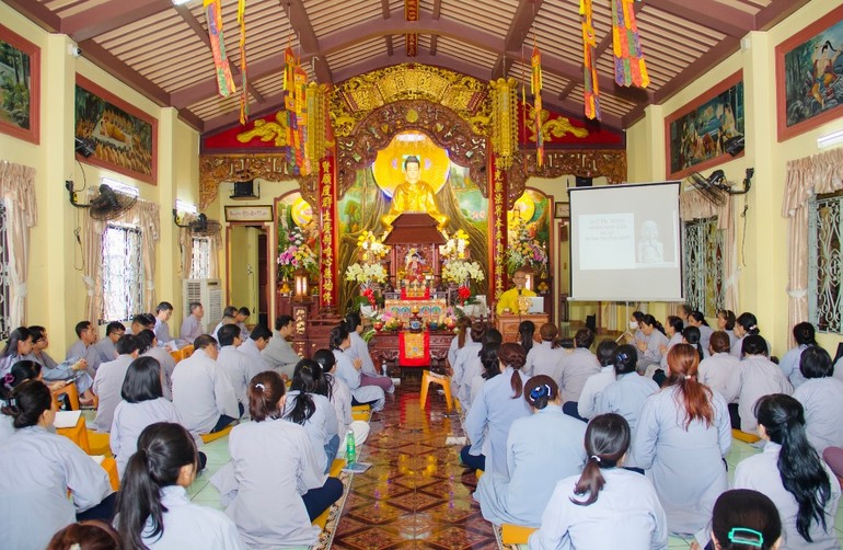 Phân ban Gia đình Phật tử TP.HCM tổ chức Khóa tu Bát quan trai giới 