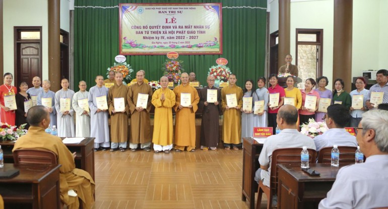 Ra mắt nhân sự Ban Từ thiện xã hội Phật giáo tỉnh nhiệm kỳ 2022-2027