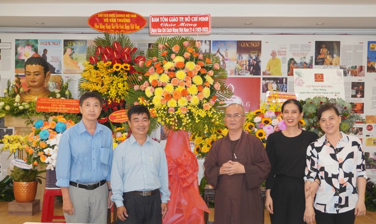 Đoàn Ban Tôn giáo TP.HCM thăm, chúc mừng Ngày Báo chí 21-6 đến Báo Giác Ngộ