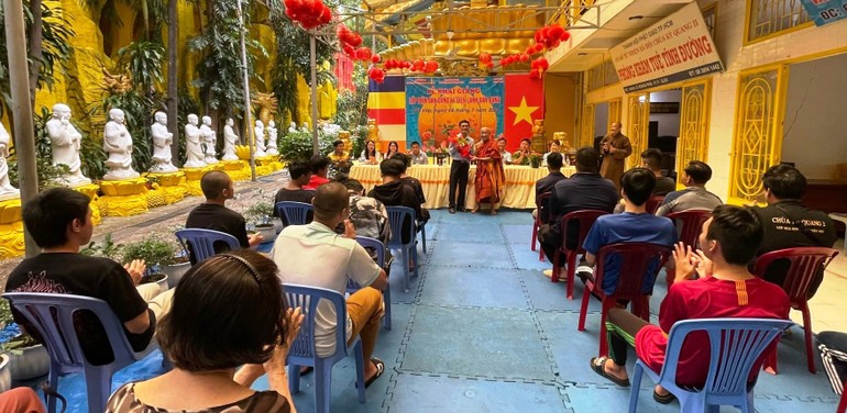 Lễ khai giảng lớp điện dân dụng và điện lạnh dân dụng miễn phí tại chùa Kỳ Quang II - Ảnh: Q.H