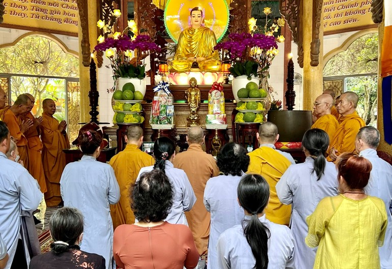 Chùa Thiên Trì, Liên Hoa (H.Bình Chánh) hướng dẫn Phật tử cúng dường trường hạ tỉnh Bà Rịa - Vũng Tàu và Đồng Nai