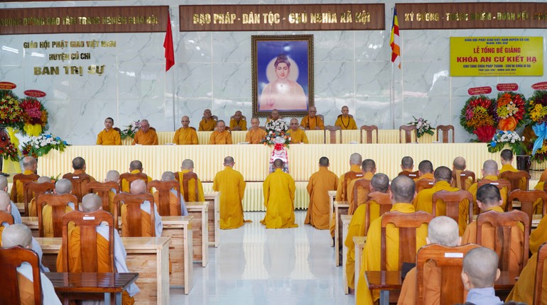 Ban Trị sự GHPHVN H.Củ Chi bế giảng khóa An cư kiết hạ Phật lịch 2567