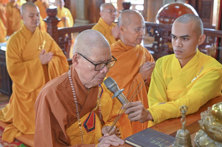 Hòa thượng Thích Châu Quang, Thiền chủ trường hạ tỉnh Đắk Nông niêm hương, bạch Phật