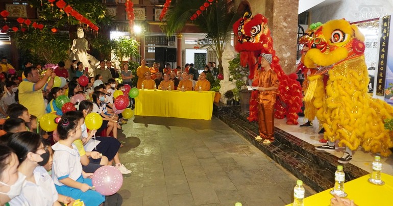 Đêm hội Trăng rằm diễn ra tối 26-9 tại chùa Hưng Phước