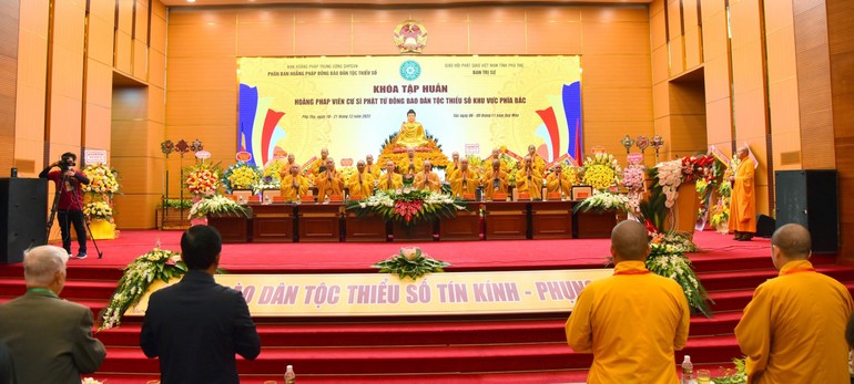 Khai mạc Khóa tập huấn hoằng pháp viên cư sĩ Phật tử đồng bào dân tộc thiểu số khu vực phía Bắc tại Trung tâm Hội nghị tỉnh Phú Thọ