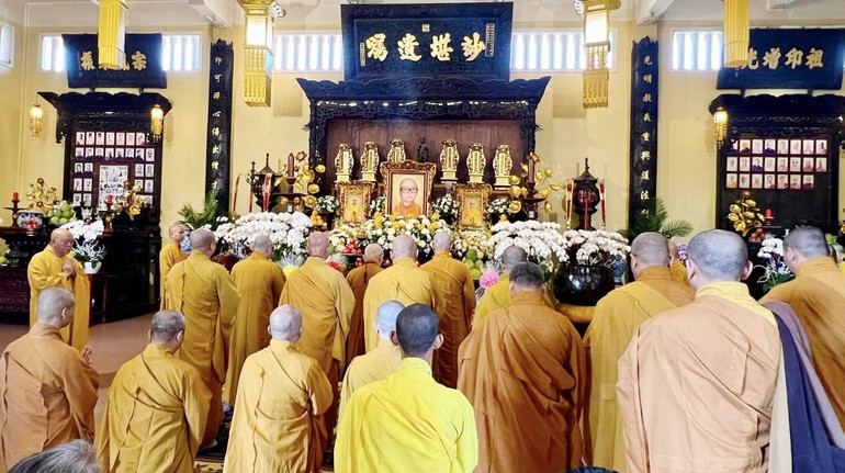 Tưởng niệm Hòa thượng Thích Minh Thành tại chùa Ấn Quang - Ảnh: Nguyễn Đức