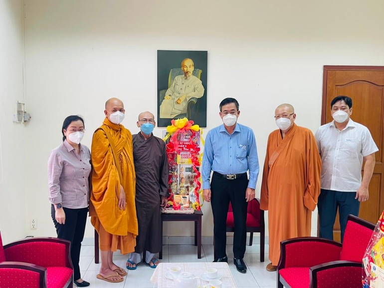  Ban Trị sự Phật giáo quận 6 thăm, chúc Tết lãnh đạo Ban Tôn giáo TP.HCM