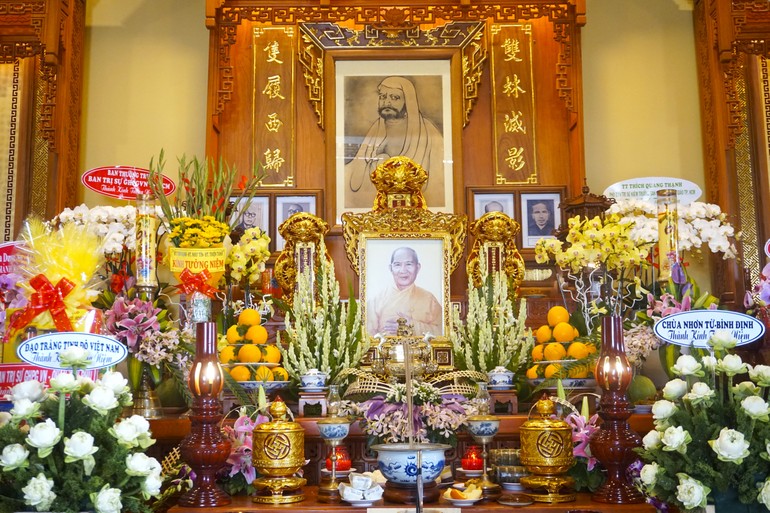 Di ảnh Trưởng lão Hòa thượng Thích Huệ Hưng tại Tổ đường tu viện Huệ Quang