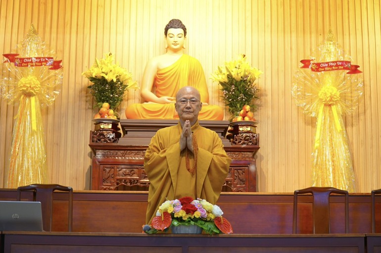 Hòa thượng Thích Chơn Không, Trưởng ban Hướng dẫn Phật tử GHPGVN TP.HCM niệm Phật cầu gia bị
