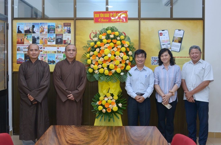 Đoàn lãnh đạo Ban Tôn giáo TP.HCM thăm, chúc mừng Báo Giác Ngộ nhân kỷ niệm 99 năm Ngày Báo chí Cách mạng Việt Nam (21-6-1925 - 21-6-2024).