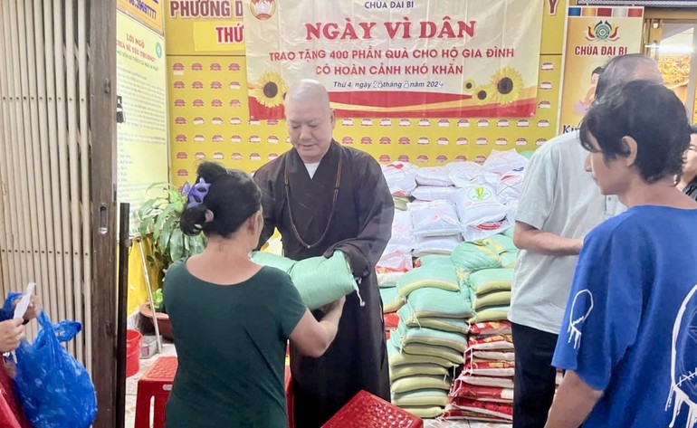 Chương trình “Ngày vì dân” được Đại đức Thích Thông Như duy trì 13 năm liên tiếp 