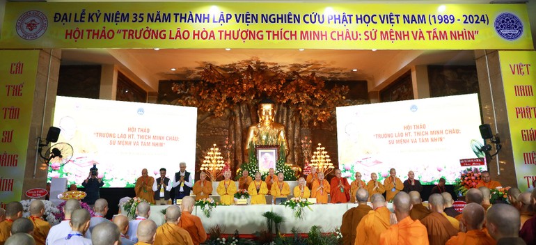 Lễ bế mạc Hội thảo "Trưởng lão Hòa thượng Thích Minh Châu: Sứ mệnh và tầm nhìn" tại pháp viện Minh Đăng Quang (TP.Thủ Đức), chiều 19-10