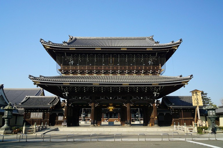Chùa Higashi Honganji ở Kyoto, chùa theo Tịnh độ Chân tông tại Nhật Bản