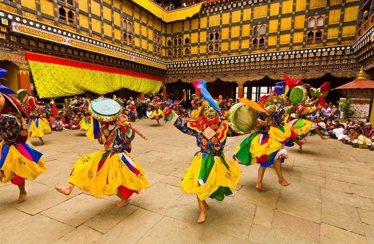 Vũ điệu "cham" luôn được biểu diễn trong các lễ hội truyền thống ở Bhutan