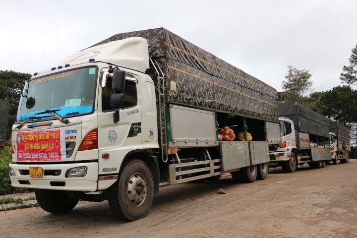 Những chuyến xe chở nông sản hỗ trợ từ Đà Lạt về các tỉnh Đồng Nai, Bình Dương và Ninh Thuận
