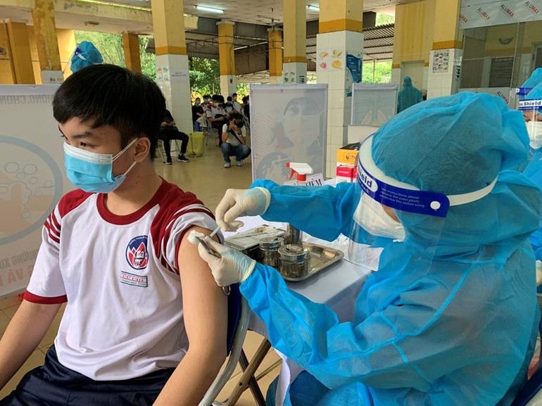 TP.HCM là địa phương đầu tiên trong cả nước tiêm vắc-xin cho trẻ em, khởi động từ ngày 27-10 - Ảnh: Bảo Minh