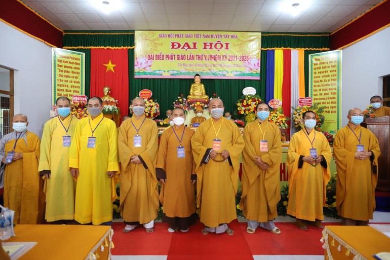 Tân Ban Trị sự Phật giáo huyện Tây Hòa, nhiệm kỳ 2021-2026 ra mắt đại hội