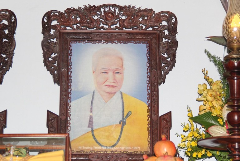 Ni trưởng Diệu Không là một trong những nhân vật tâm linh được tôn sùng của dân tộc Việt Nam. Được tái hiện qua hình ảnh, bạn sẽ được hòa mình vào văn hóa tâm linh đặc sắc của đất nước ta.
